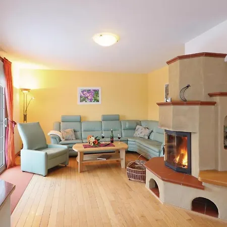 Feriehus Beautiful In Auerbach With 4 Bedrooms And Wifi Auerbach (Vogtland)